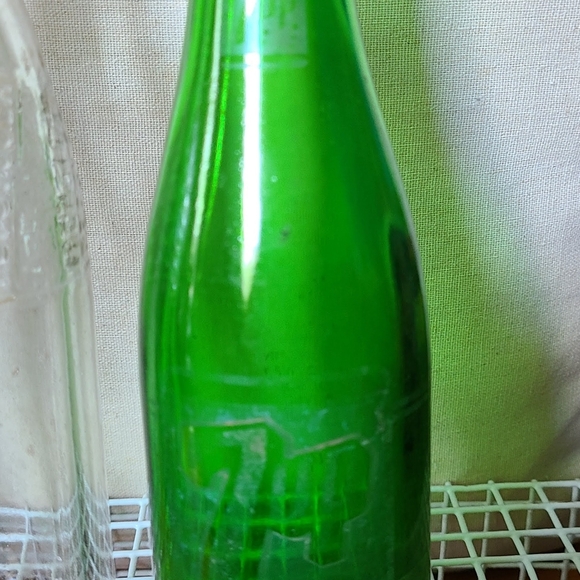 Lot of 3 Soda Bottles, 7 Up, Pepsi  and Coca Cola - Picture 5 of 12